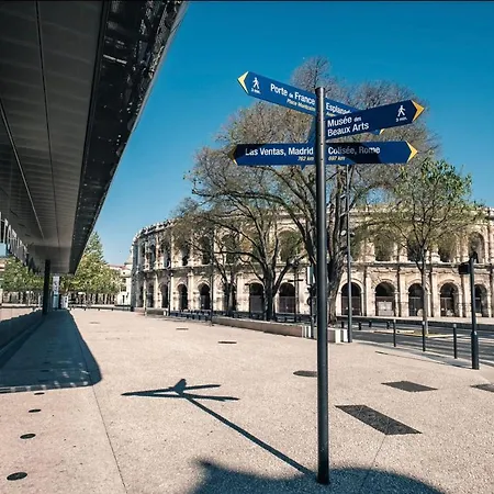 Gaia - A Haven Of Peace In The Centre Roof Terace And Parking Apartment Nimes